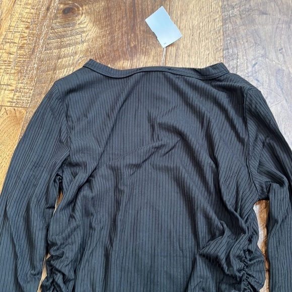 NWT Alyssa Thomas Woman’s Ribbed Cut Out Top Size S - Picture 5 of 6